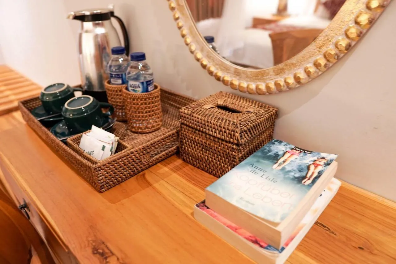 Budi House Bungalows 우붓 0*,